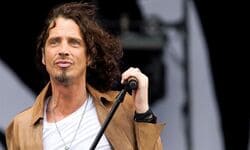 Chris Cornell - Letras y Acordes de las canciones más populares de los artistas del momento