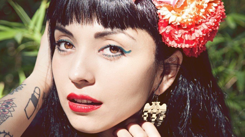 Letras con Acordes de guitarra, piano y ukulele de las canciones de MON  LAFERTE