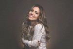 Gabriela Rocha - Lista de artistas por la letra G - LETRAS CON ACORDES DE GUITARRA Y PIANO